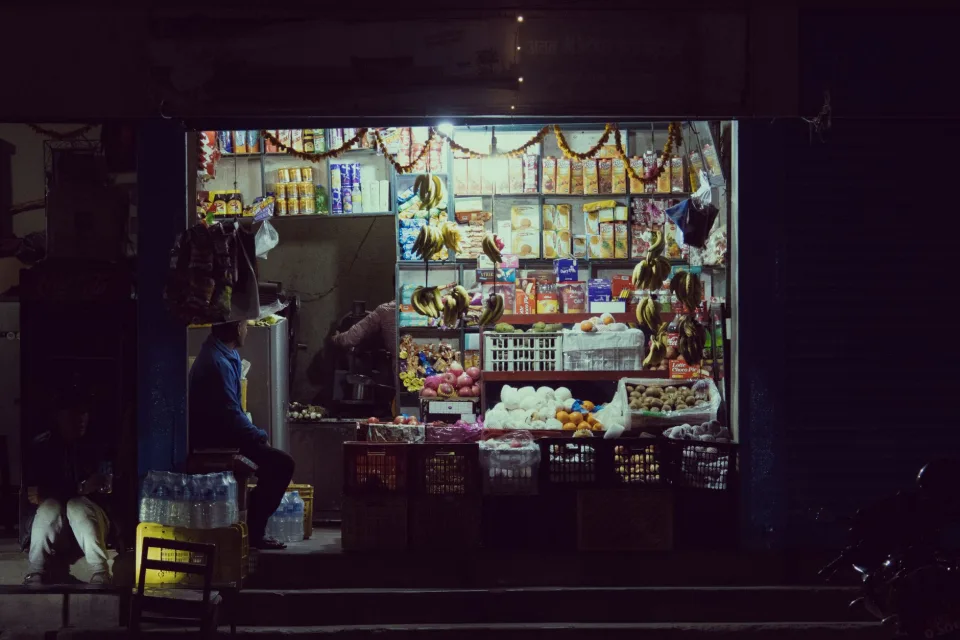 Kệ hàng tươi và bảng giá